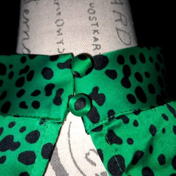 NWT Scoop NYC Vibrant Green Feminine Peplum Polkadot Ruffle Keyhole Blouse - Picture 8 of 12